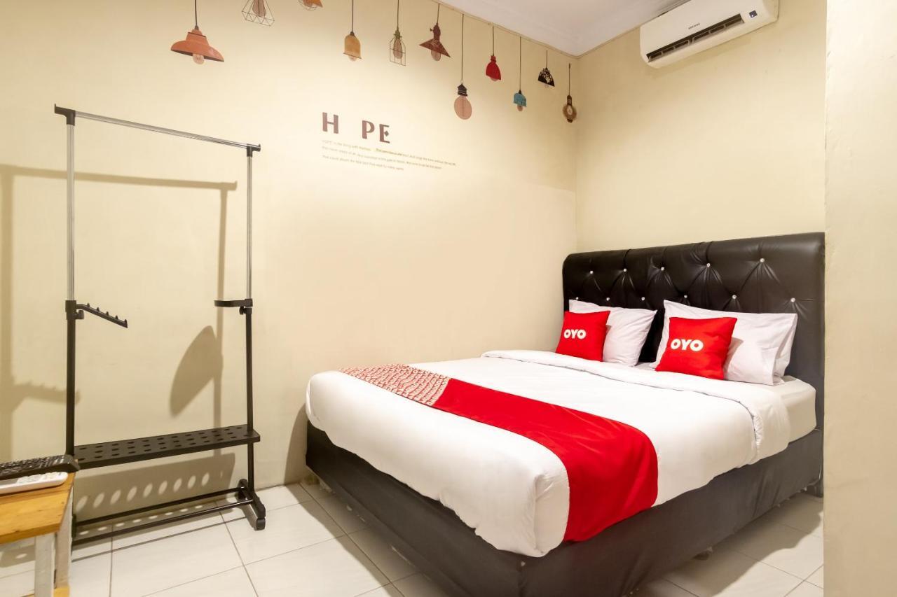 Oyo 2076 Oxy Art Boarding House 2* Medan