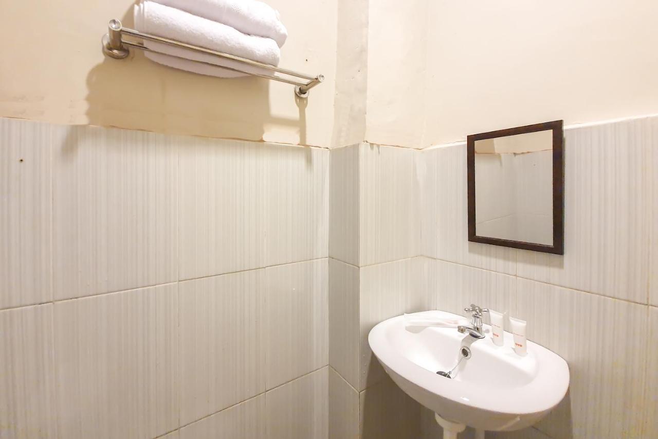 Oyo 2076 Oxy Art Boarding House Hotel 2*