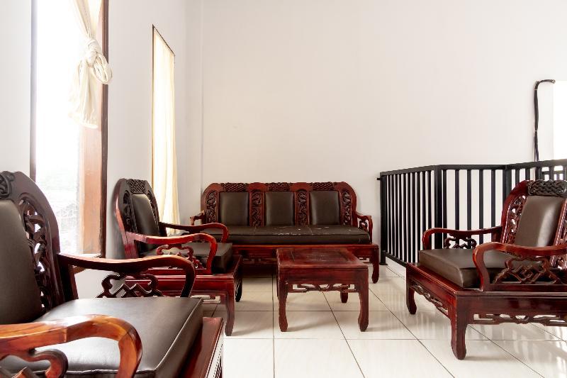 Hotel Oyo 2076 Oxy Art Boarding House Medan